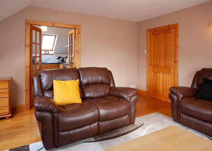 Lochiel Villa Guest House